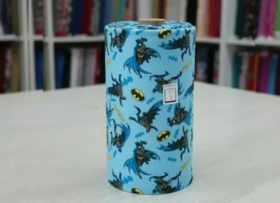 Batman celeste - Tela de alta calidad diseño Batman celeste disponible en Telas593.